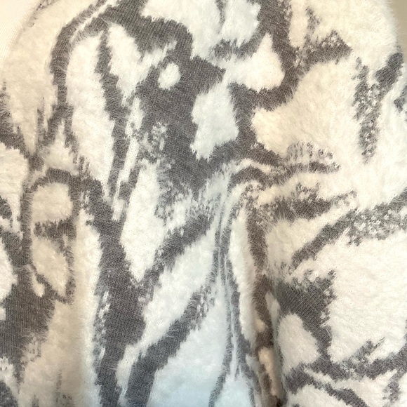 White House Black Market Sweater Ruana~Gray & White~One Size Fits Most~NWOT! - Picture 2 of 11